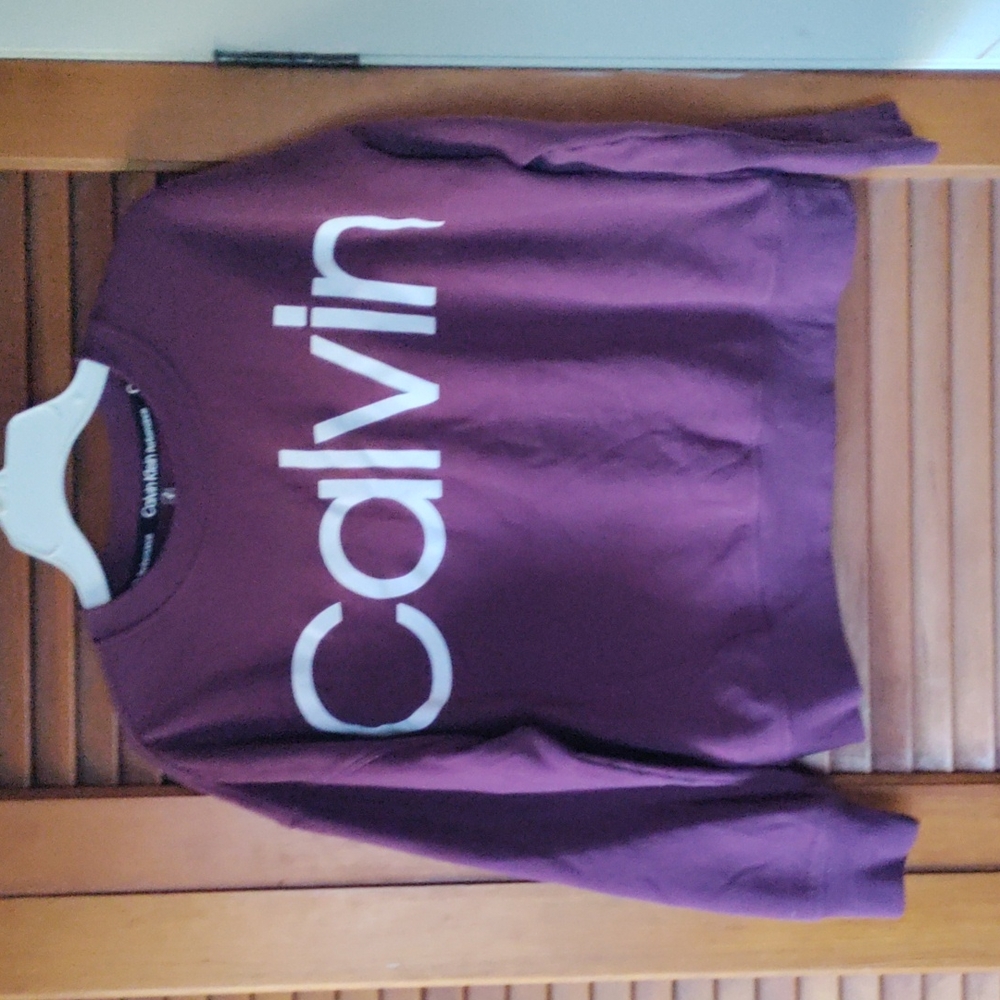 Calvin Klein woman size medium maroon sweatshirt